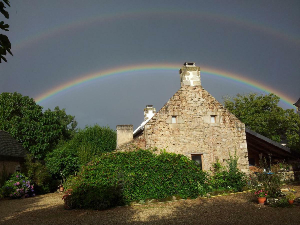ホテル La Ferme De Kerhors Tréméoc エクステリア 写真