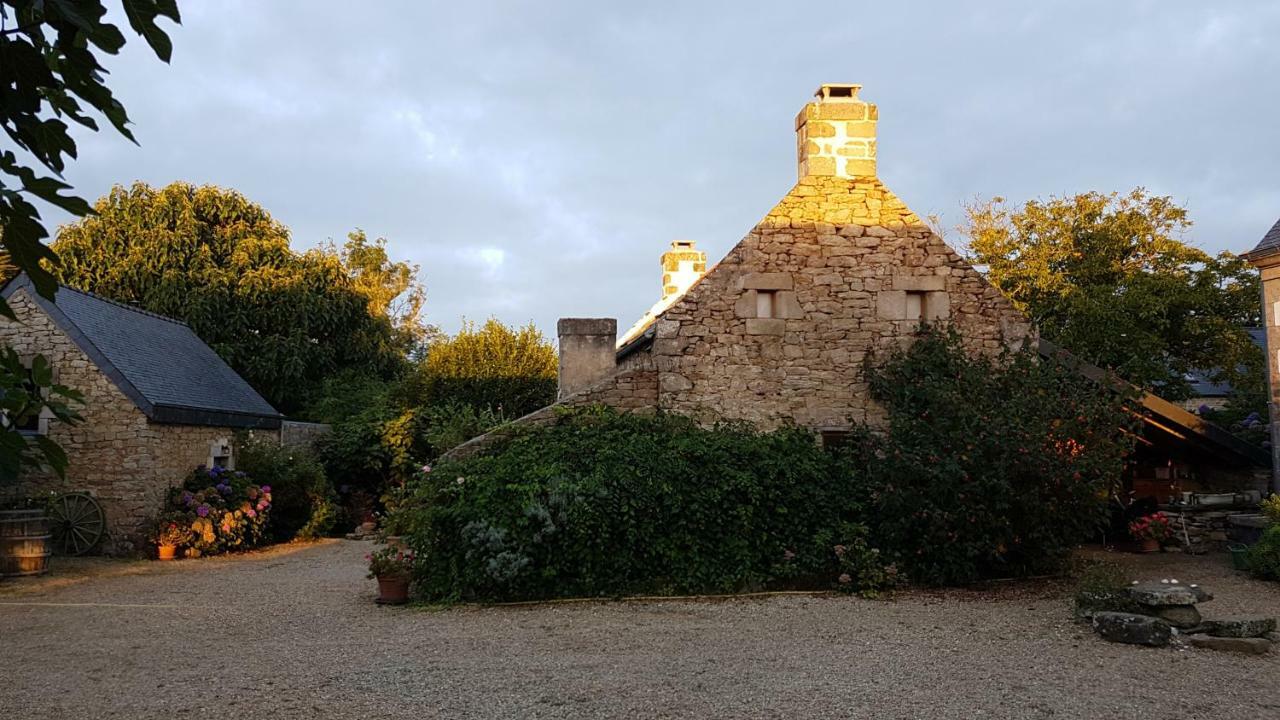 ホテル La Ferme De Kerhors Tréméoc エクステリア 写真