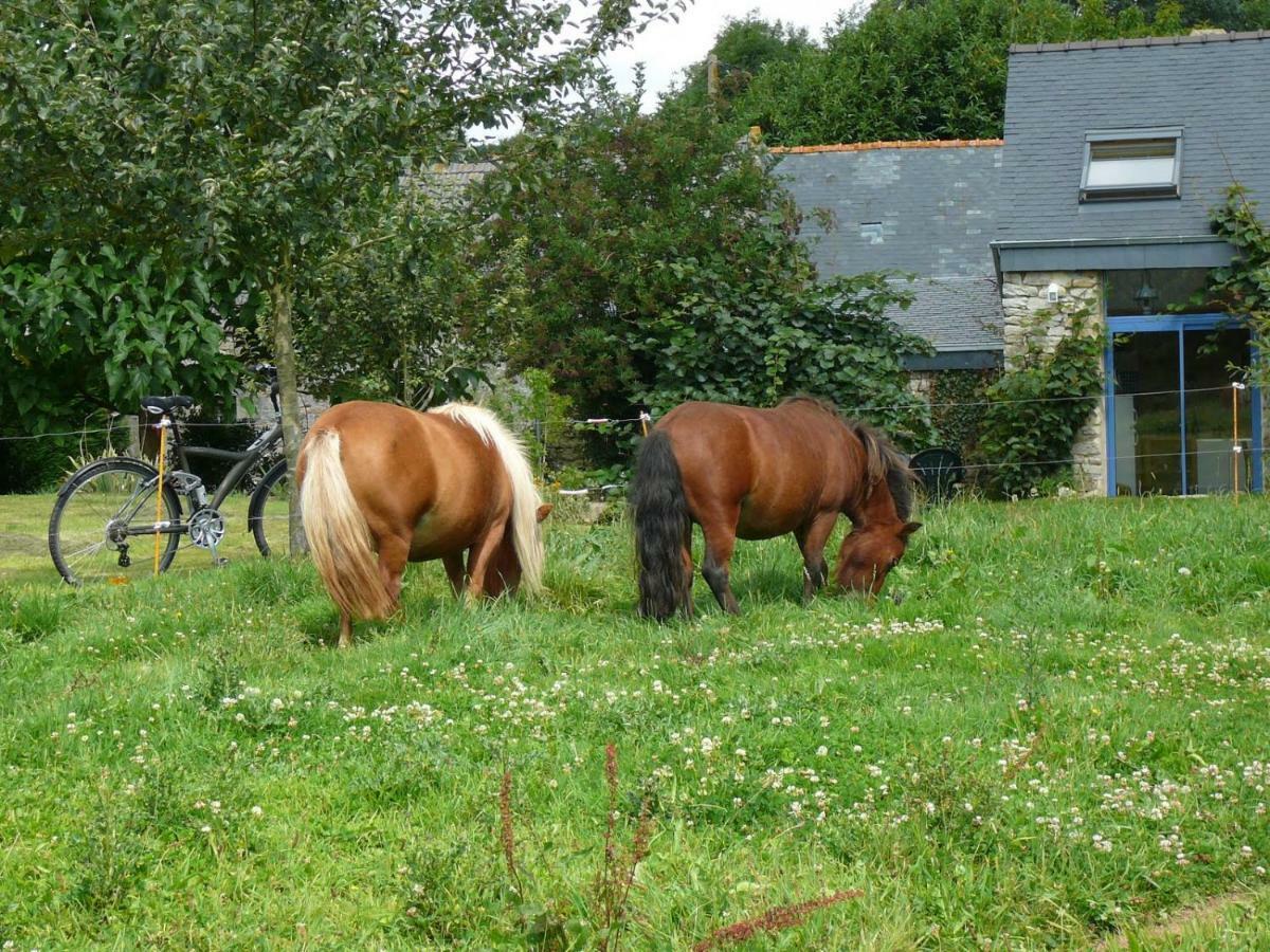 ホテル La Ferme De Kerhors Tréméoc エクステリア 写真