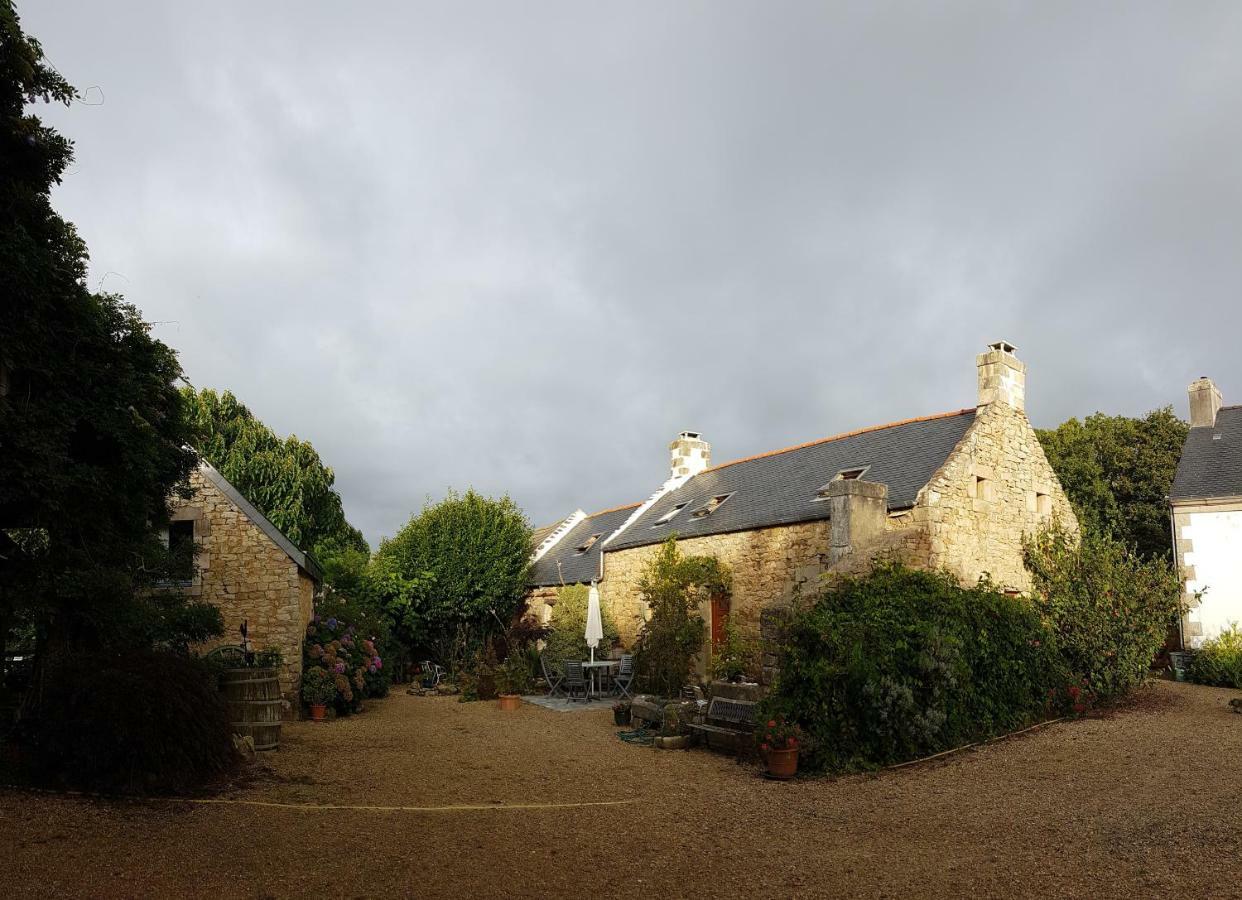 ホテル La Ferme De Kerhors Tréméoc エクステリア 写真
